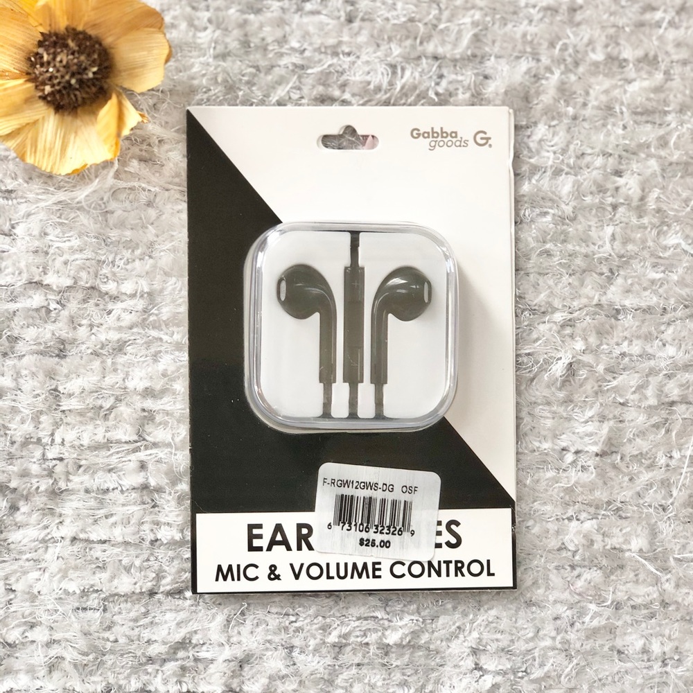 🆕NWT Gabba Goods EARPHONES Mic & Volume control